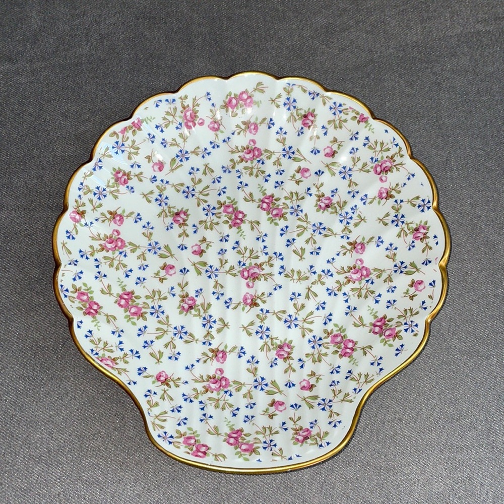 Vintage 24K Gold Rim Limoges Scalloped ribbed porcelain china shell.